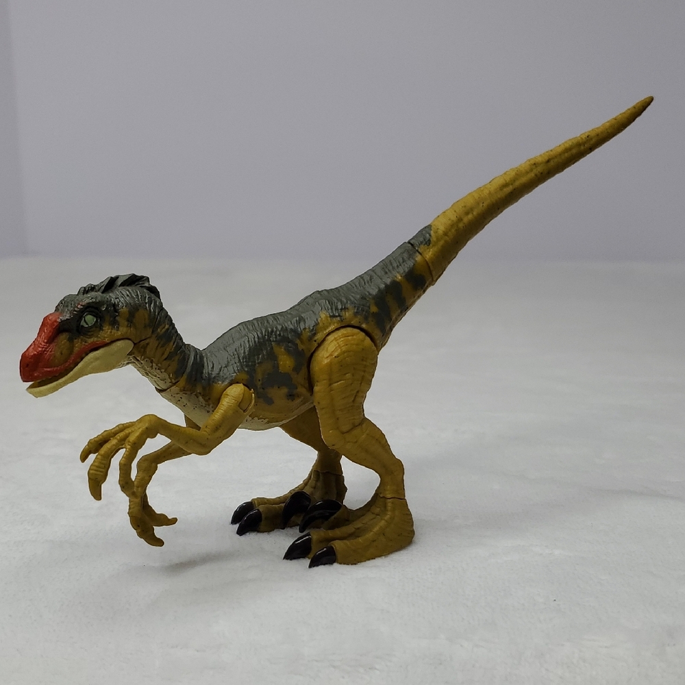 Jurassic World Dino Rivals Savage Strike Velociraptor Dinosaur Figure LEAPS